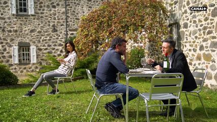 Lesbian Sexo By The Pool